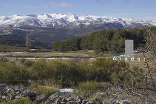 Campos y montañas en la Sierra de Gredos